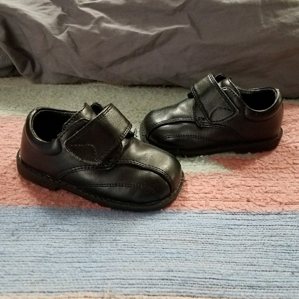 Baby size 4 dress shoes